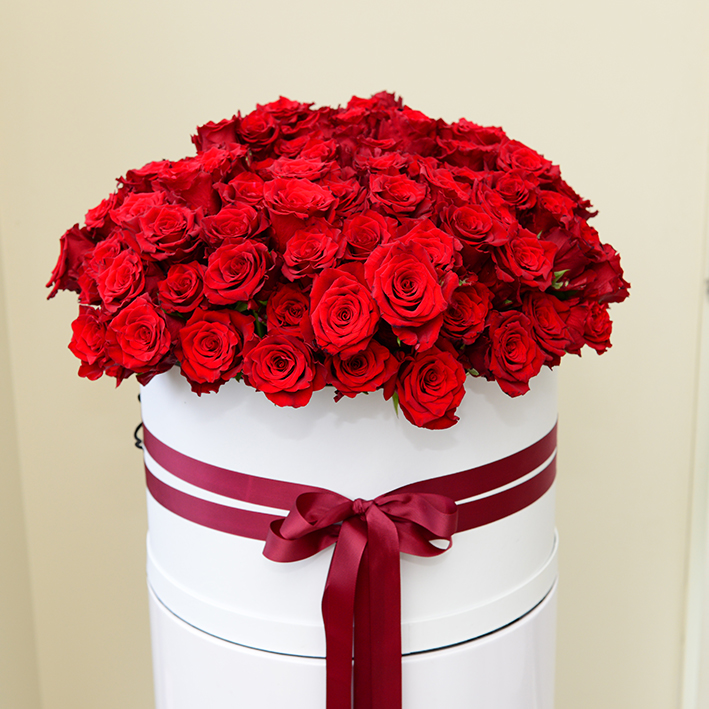 100 Roses in a Box or Bouquet 