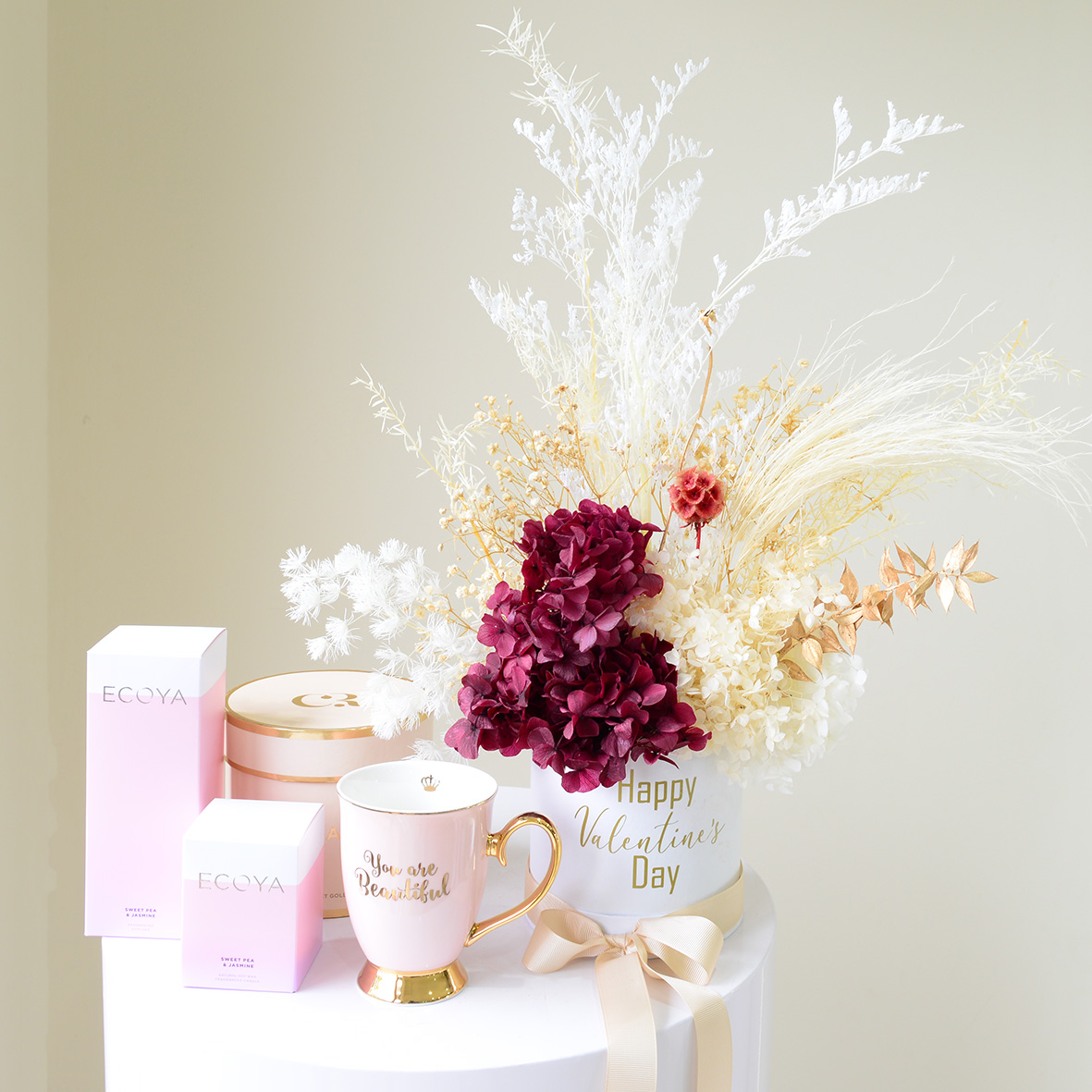 Dried Flowers & Candles Gift Hamper